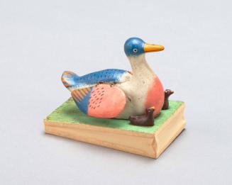Duck and Ducklings Squeak Toy 1979.1200.15