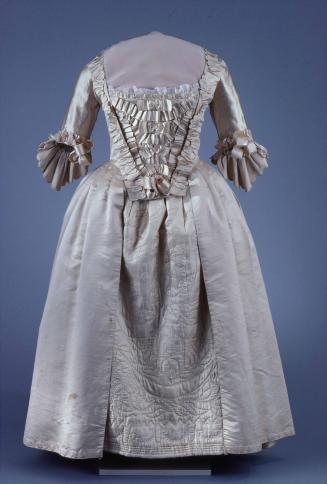 Gown 1985-117