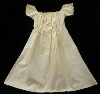 2009 Record shot by L. Baumgarten. Child's dress or undershift.