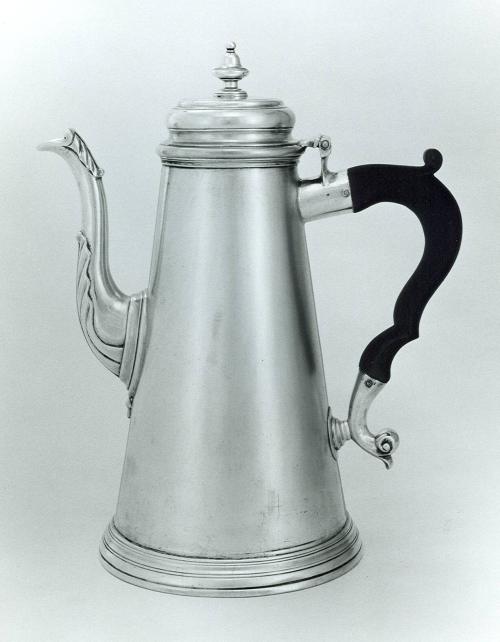 C70-861. Coffeepot.