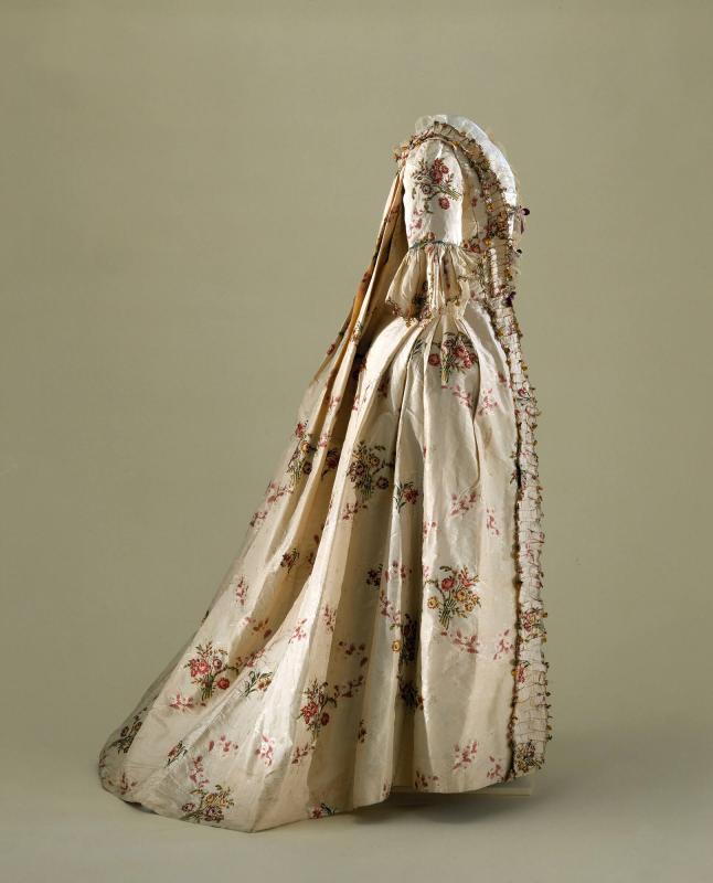 Sack, Saque, Robe à la Française – Works – The Colonial Williamsburg ...