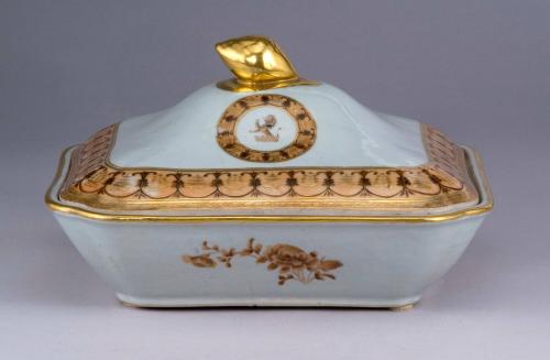 D2011-CL. Vegetable dish and lid