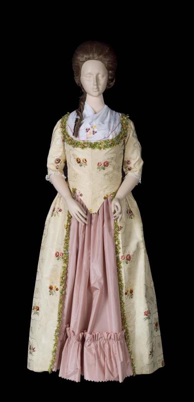 Gown – Works – The Colonial Williamsburg Foundation