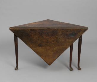 1932-13, Corner Table
