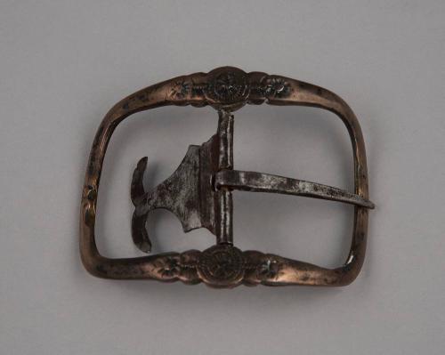 1971-1200, Buckle