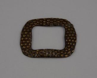 1996-859, Buckle